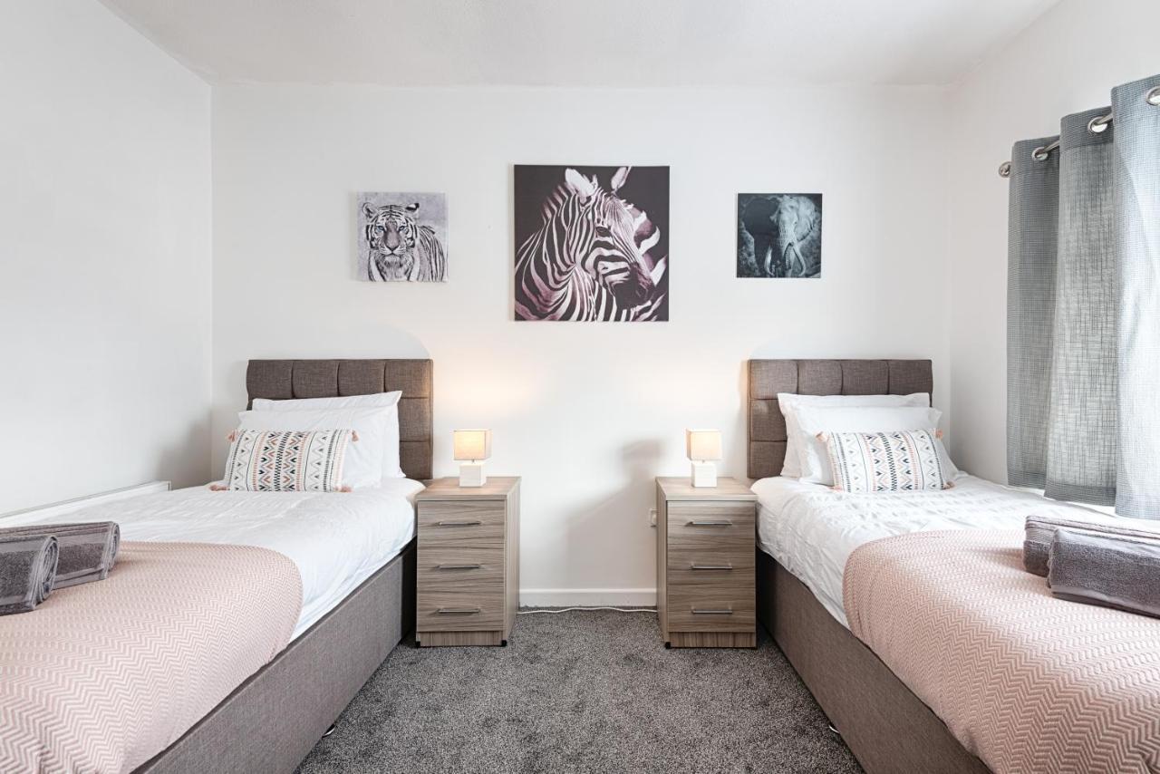 Free Parking, Spacious Rooms, Smart Tv'S All Rooms Swansea Extérieur photo