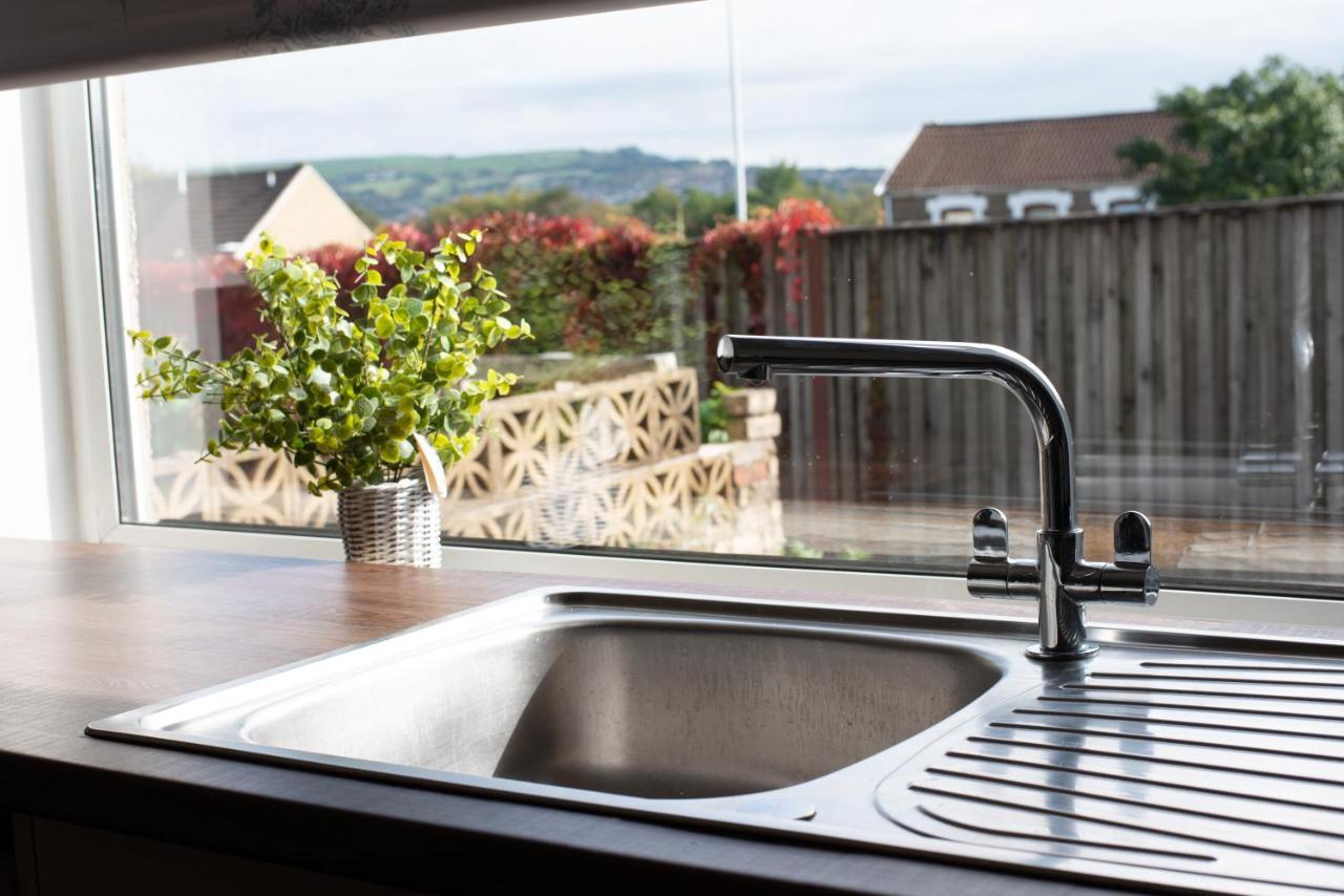 Free Parking, Spacious Rooms, Smart Tv'S All Rooms Swansea Extérieur photo